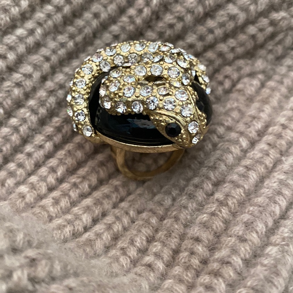 Snack crystal ring